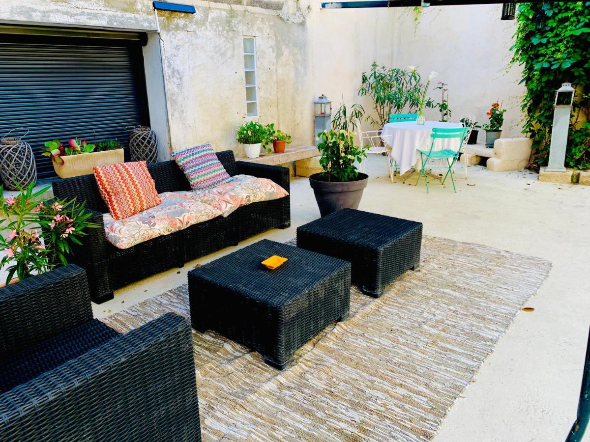 Bed and Breakfast Oustaou De Betty Et Bob Le Cailar Exterior foto